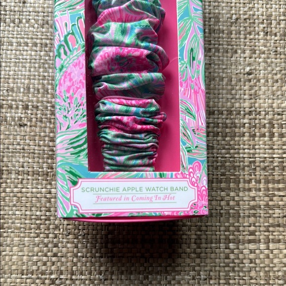 NWT Lilly Pulitzer Scrunchie Apple Watch Band main image 7